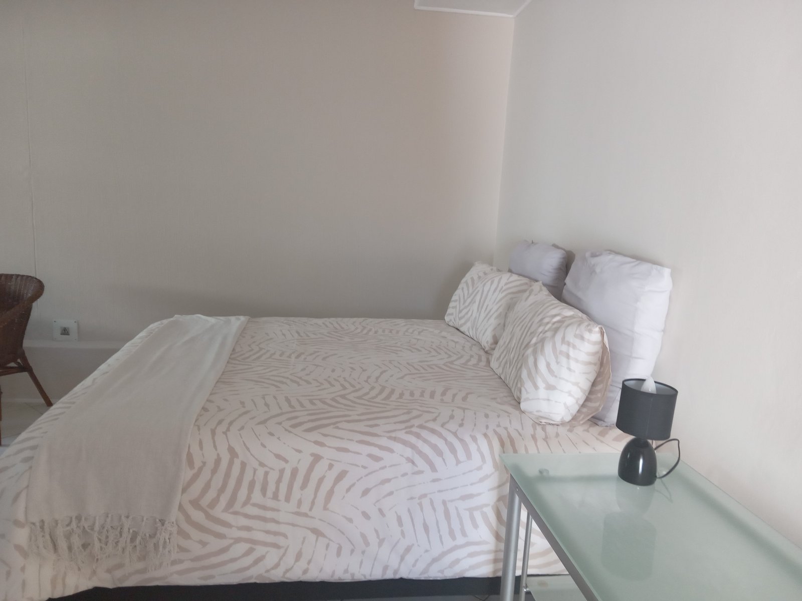 Double Room, Queen Bed